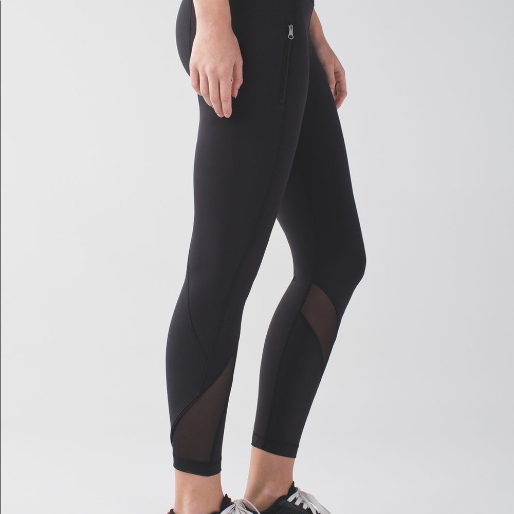 Lululemon black inspire tight 6